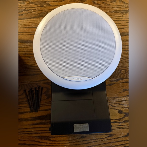 bose virtually invisible 191 In Wall Speakers (pair) - Picture 5 of 7